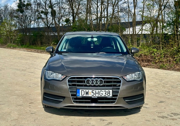 Audi A3 cena 34800 przebieg: 300000, rok produkcji 2014 z Wrocław małe 704